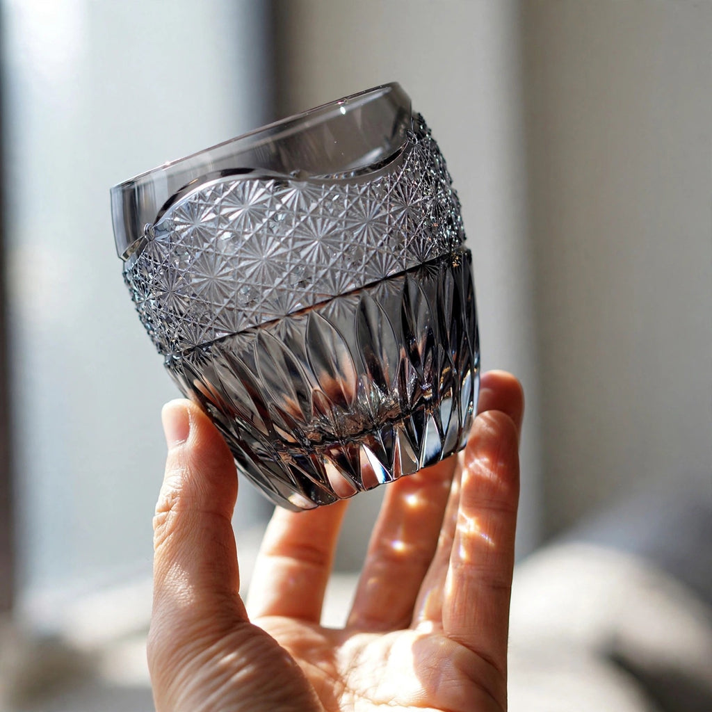 Smoke Dawn Whisky Glass, hand held proof of use